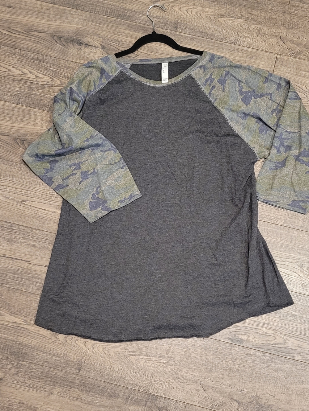 LAT Apparel Baseball 3/4 Raglan Sleeve Tee - Gray with Green Camo Sleeves 2xl